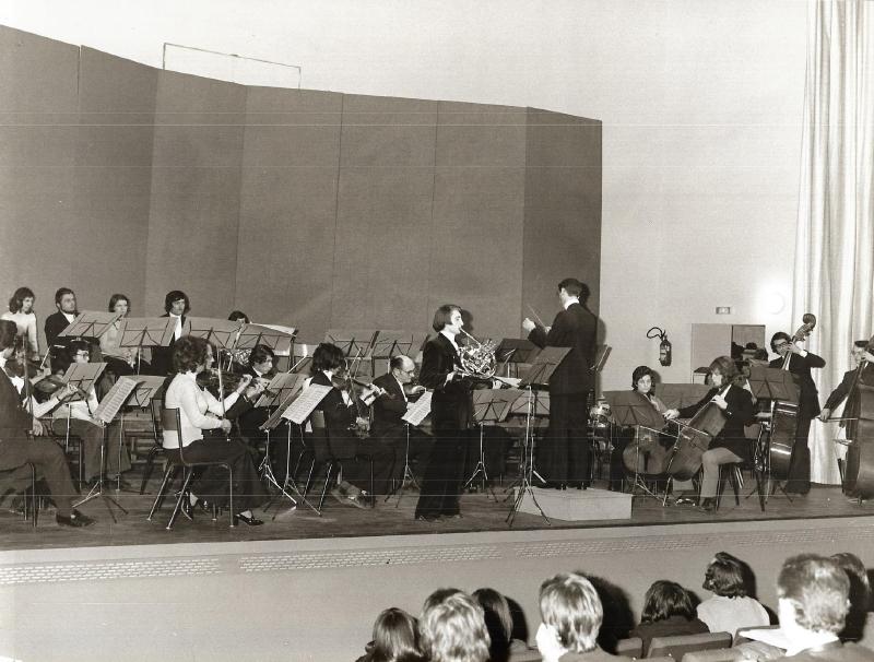 Concert de l'Orchestre Universitaire de Tours à Thélème, 1974